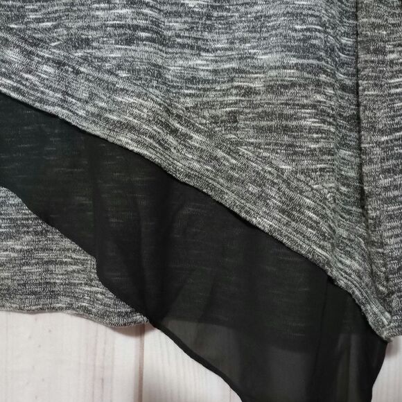 AB Studio Womens XL Gray Black Long Sleeve Asymmetrical‎ Hem Knit Top - Picture 4 of 6